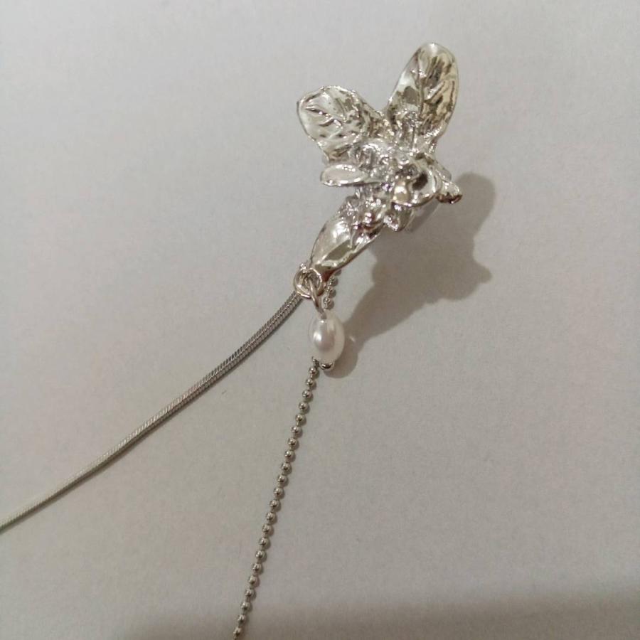 イヤーカフ 片耳用 レディース 女子 シルバー かわいい 華奢 シンプル 揺れるイヤーカフ |  | 01