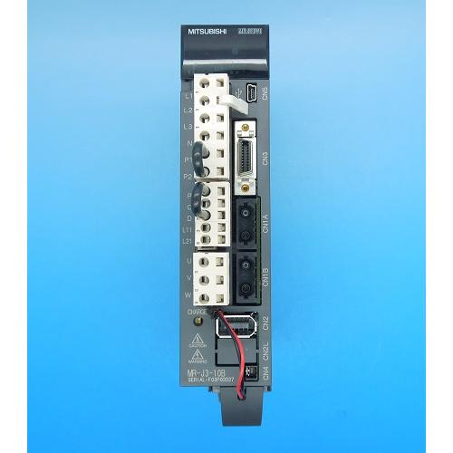 MR-J3-10B サーボアンプ・バッテリ付 三菱電機 ランクB中古品 MR-J3-10B サーボアンプ・バッテリ付 三菱電機 ランクB中古品