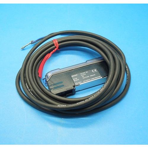 FS-V21 ファイバアンプ ケーブルタイプ キーエンス ランクA中古 FS-V21 ファイバアンプ ケーブルタイプ キーエンス ランクA中古