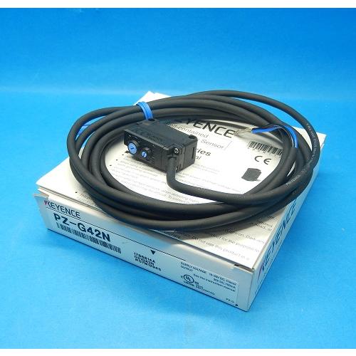 PZ-G42N アンプ内蔵型光電センサ キーエンス 未使用品 : FA機器 PZ-G42N アンプ内蔵型光電センサ キーエンス 未使用品 : FA機器