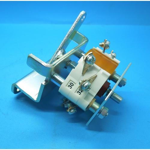 AUX-4 高圧気中負荷開閉器用補助開閉器 富士電機 ランクS中古品 AUX-4 高圧気中負荷開閉器用補助開閉器 富士電機 ランクS中古品