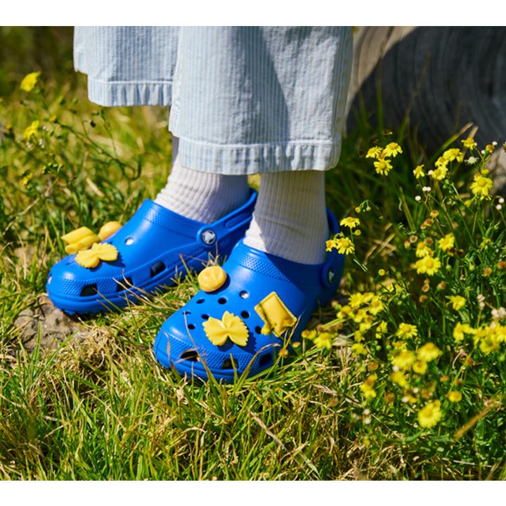 crocs（クロックス） crocs【メンズ レディース サンダル】Classic