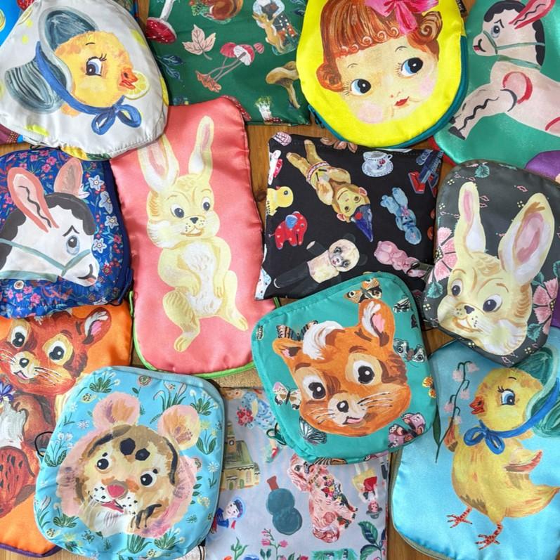 Nathalie Lete（ナタリーレテ） サテン・ポーチ チック ひよこの