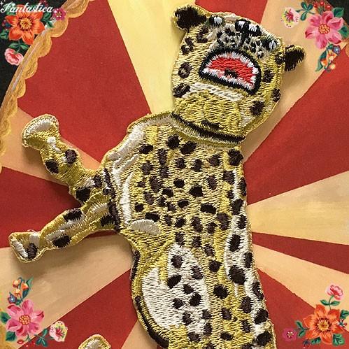 ナタリー・レテ ビッグ・アップリケ サーカス・レオパルド 豹の刺繍