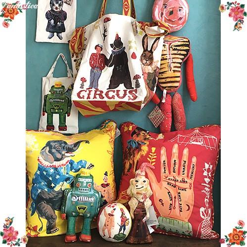 新品　ナタリーレテクッション　サーカスドッグ　犬　アフタヌーンティー 新品 ナタリーレテクッション サーカスドッグ 犬 アフタヌーン