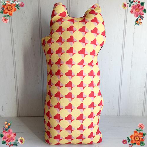 ナタリー・レテ ドール・クッション チャコール・ラッキー・キャット