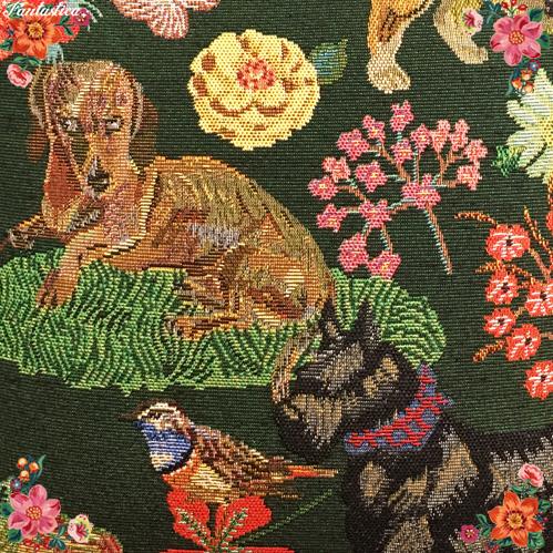 ナタリー・レテ クッションカバー ドッグ＆フラワー 犬たちとお花の
