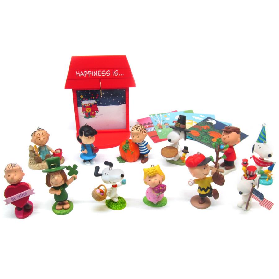 ホールマーク ピーナッツ マンスリー Happiness is Peanuts All Year Long 12か月 オーナメント w/ ディスプレイスタンド セット