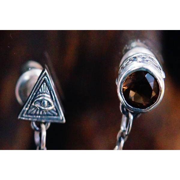 真実を見る目 秘密結社フリーメイソン ピラミッドアイ シンボルマーク スモーキークォーツ装飾 シルバー925 2ホールスタッドピアス 片耳用 A 462 アクセサリー通販 Farice 通販 Yahoo ショッピング