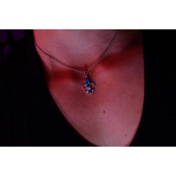 ブルーオパール装飾 フルールドリス(百合の花の紋章)モチーフ 銀の玉