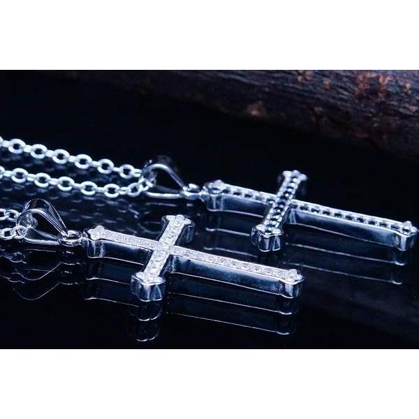 クロスボトニー(三つ葉の十字紋章) キュービックジルコニア・ライン