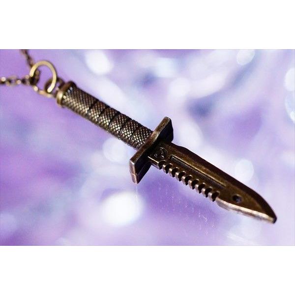 ダガー(短剣)モチーフ ノコギリ刃彫りブレード&ドット柄グリップ ダガー(短剣)モチーフ ノコギリ刃彫りブレード&ドット柄グリップ