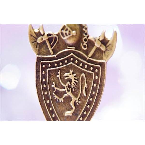 ライオン&バトルアックスエンブレム(獅子&戦斧/紋章)デザイン シールド