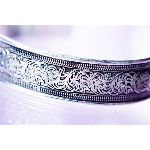 唐草スパイラル&蛇腹2ライン立体彫り装飾 ラウンドデザイン ブラック