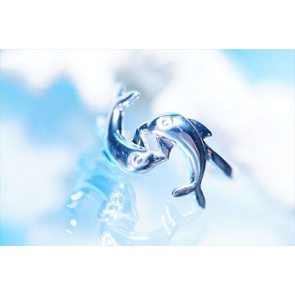 ハワイアンジュエリー 向かい合うペアのイルカ(ドルフィン)デザイン