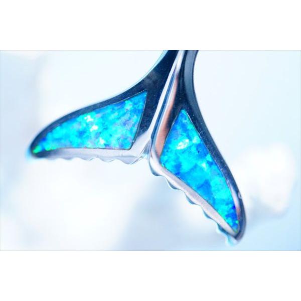 オパール装飾 ホエールテール(クジラの尻尾)デザイン ハワイアンジュエリーペンダント ネックレスの画像