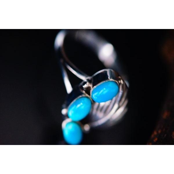 Indian Jewelry 天然石 ターコイズ 3ポイント装飾 1枚リーフ(葉)彫り
