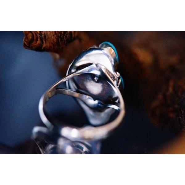 Indian Jewelry 天然石 ターコイズ 3ポイント装飾 1枚リーフ(葉)彫り