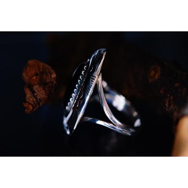 オーバルカボションカット・オニキス装飾 フラワー(花)彫りドロップ(雫型)デザイン メンズ インディアンジュエリー シルバー925 リング 指輪 | Indian Jewelry | 02