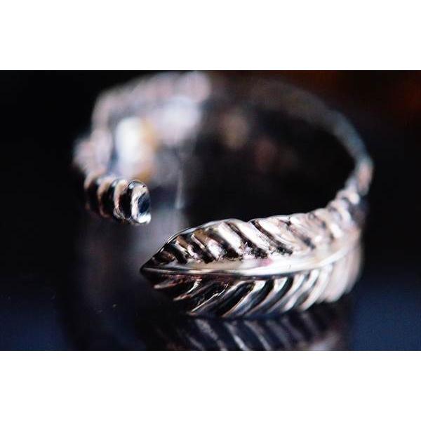 Indian Jewelry フェザーラウンド両面羽模様彫りデザイン カット Indian Jewelry フェザーラウンド両面羽模様彫りデザイン カット