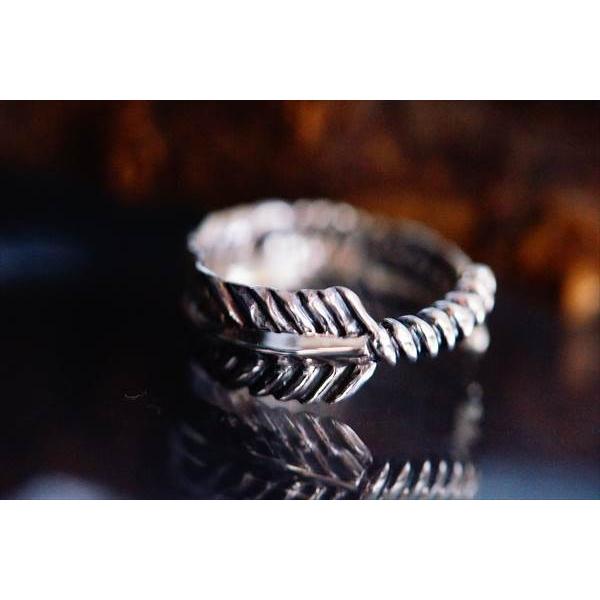 Indian Jewelry フェザーラウンド両面羽模様彫りデザイン カットアウト