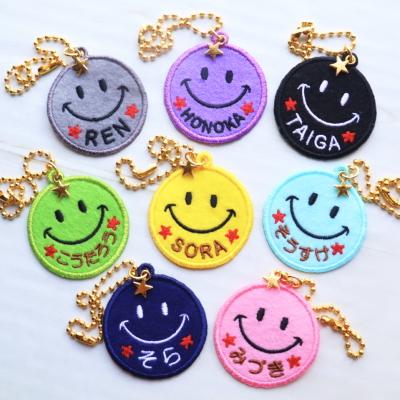にこちゃん☆お名前刺繍スマイリーキーホルダー☆きらきら星つき