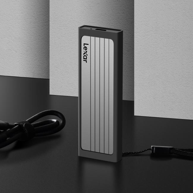 Crucial P1 1TB m.2 SSDとLexar 外付けケース Crucial P1 1TB m.2 SSDとLexar 外付けケース