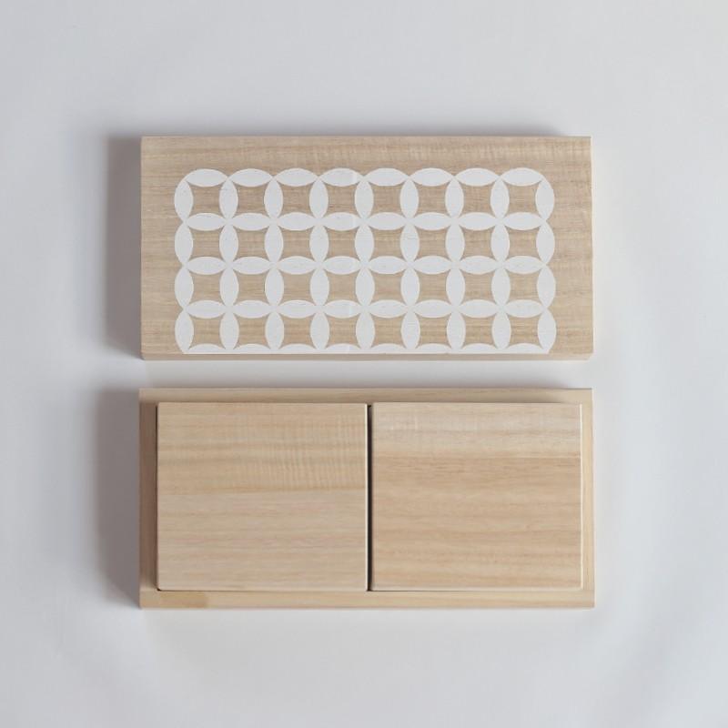 【送料無料】KOSEN 虎仙窯 色鍋島 リバーシ（オセロ） 送料無料 KOSEN 虎仙窯 色鍋島 リバーシ オセロ