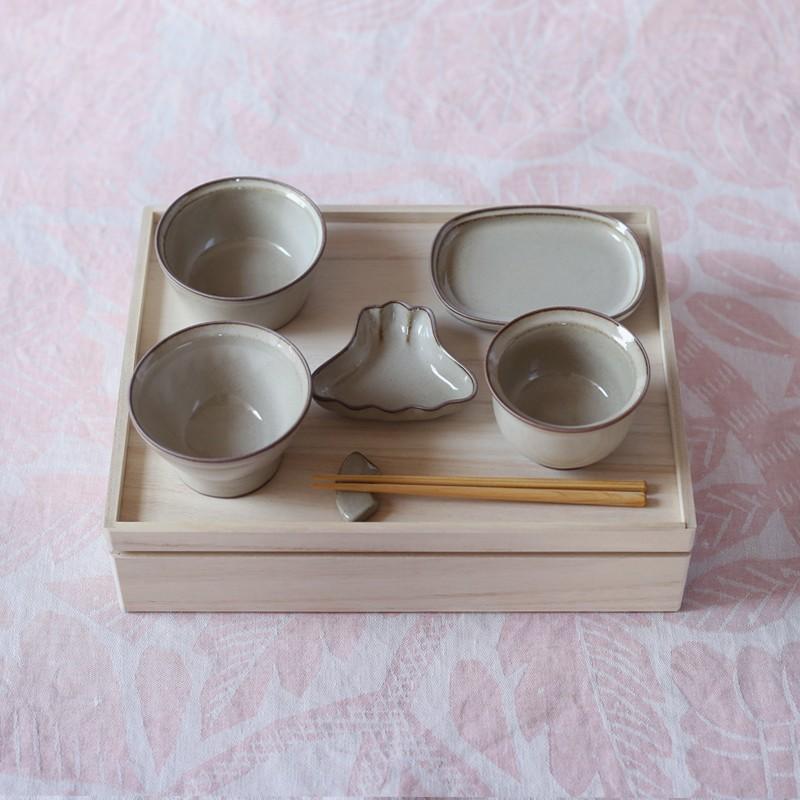 amabro アマブロ OKUIZOME 食器セット お食い初め 楽天市場】アマブロ お食い初め セット amabro OKUIZOME