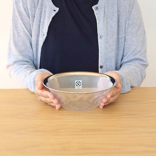 柳宗理 ＼2/22はポイント10倍／ 柳宗理 パンチングストレーナー ざる