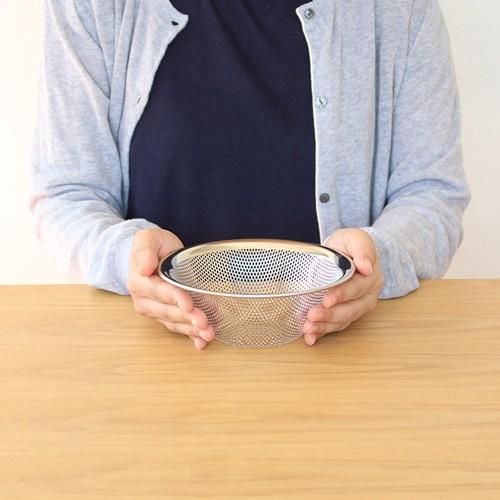 柳宗理 ＼2/15はポイント10倍／ 柳宗理 パンチングストレーナー ざる