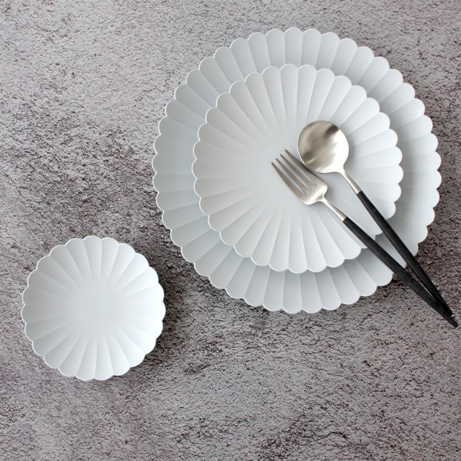 1616 arita japan TY Palace 110 パレス 有田焼 パレスプレート 110mm グレー 磁器 輪花 皿 豆皿 小皿 日本製 :2D8-TYP110:FavoriteStyle キッチン・雑貨 - 通販 - Yahoo!ショッピング 1616 arita japan TY Palace 110 パレス 有田焼 パレスプレート 110mm グレー 磁器 輪花 皿 豆皿 小皿 日本製 :2D8-TYP110:FavoriteStyle キッチン・雑貨 - 通販 - Yahoo!ショッピング
