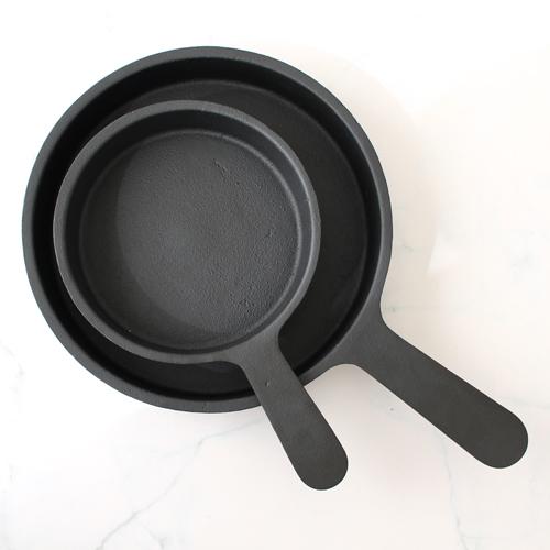 Tetu 鉄鍋 14cm Ih対応 デザイナーズコレクション 大阪鉄器 鉄フライパン 鉄 小泉誠 日本製 南部池永 Favoritestyle キッチン 雑貨 通販 Yahoo ショッピング