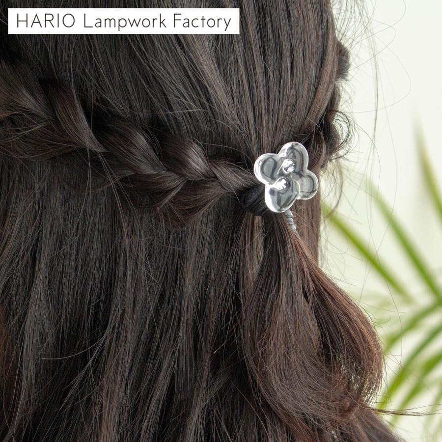 ハリオ ヘアゴム ホワイトフラワー 花 四つ葉 ガラス製 HARIO Lampwork Factory 手作り 日本製 ヘアアクセサリー 大人っぽい レディース