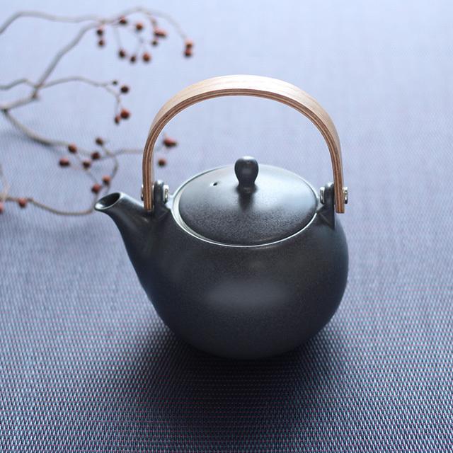 Saliu Yui 結 土瓶急須 600 急須 おしゃれ 日本製 かわいい 来客用 デザイン プレゼント 取っ手 木製 北欧 シンプル オシャレ 新築祝い 茶器 ティーポット 急須 在庫一覧 桜305