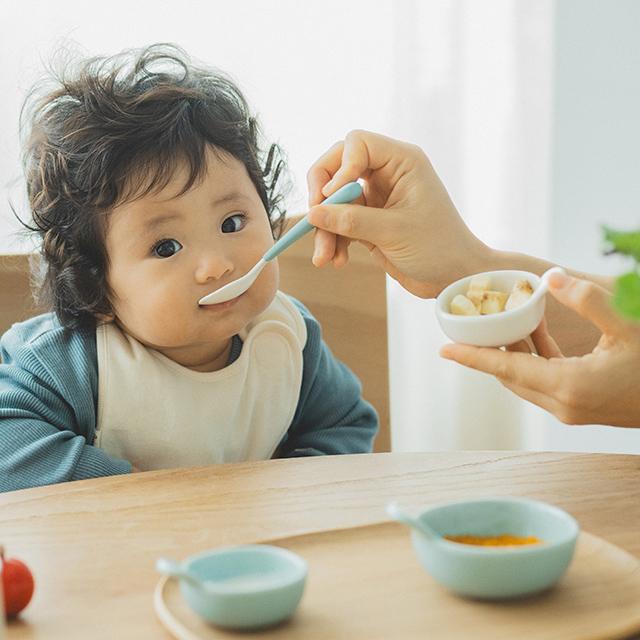 KINTO キントー NEST 8pcs セット(ベビー 食器 セット 陶器 プレート 出産祝い 女の子 男の子 離乳食 お食い初め おしゃれ 可愛い 赤ちゃん 皿 ボウル マグ)の画像