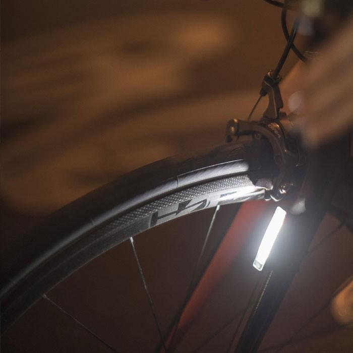 自転車 ライト Knog Plus Front Black プラス フロント ブラック ヘッドライト ロードバイク ピストバイク クロスバイク スポーツバイク コンパクト Knog Plus Front Bk ピストバイクショップfavus 通販 Yahoo ショッピング