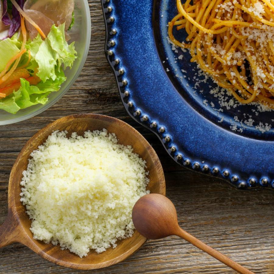 チーズ 明治 北海道 十勝 パルメザンチーズ 生削り 1kg 業務用 粉