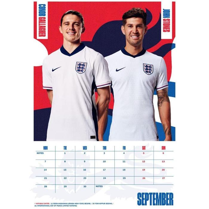 イングランド代表 オフィシャル 2026 壁掛け A3 カレンダー |  | 02