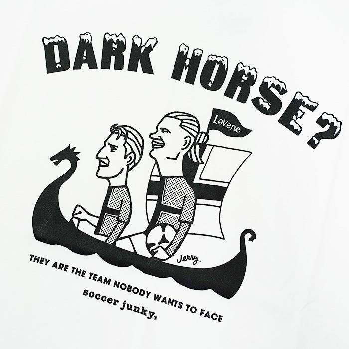 ●soccer junky(サッカージャンキー) DARK HORSE? コットンDryCool Tシャツ(ホワイト)(SJ26G16-1) | SoccerJunky | 01