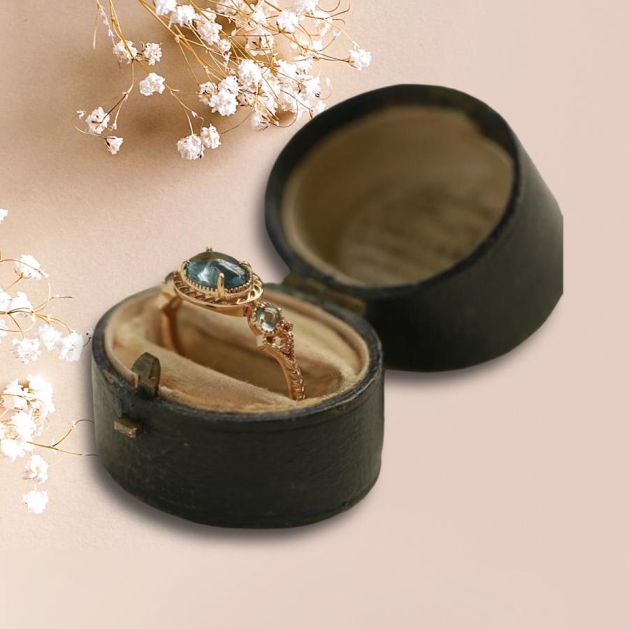 指輪　断捨離　レディースアクセサリー　ビンテージ？　アンティーク？　石付 断捨離 指輪 アンティーク？ 紫石 レディースアクセサリー 刻印