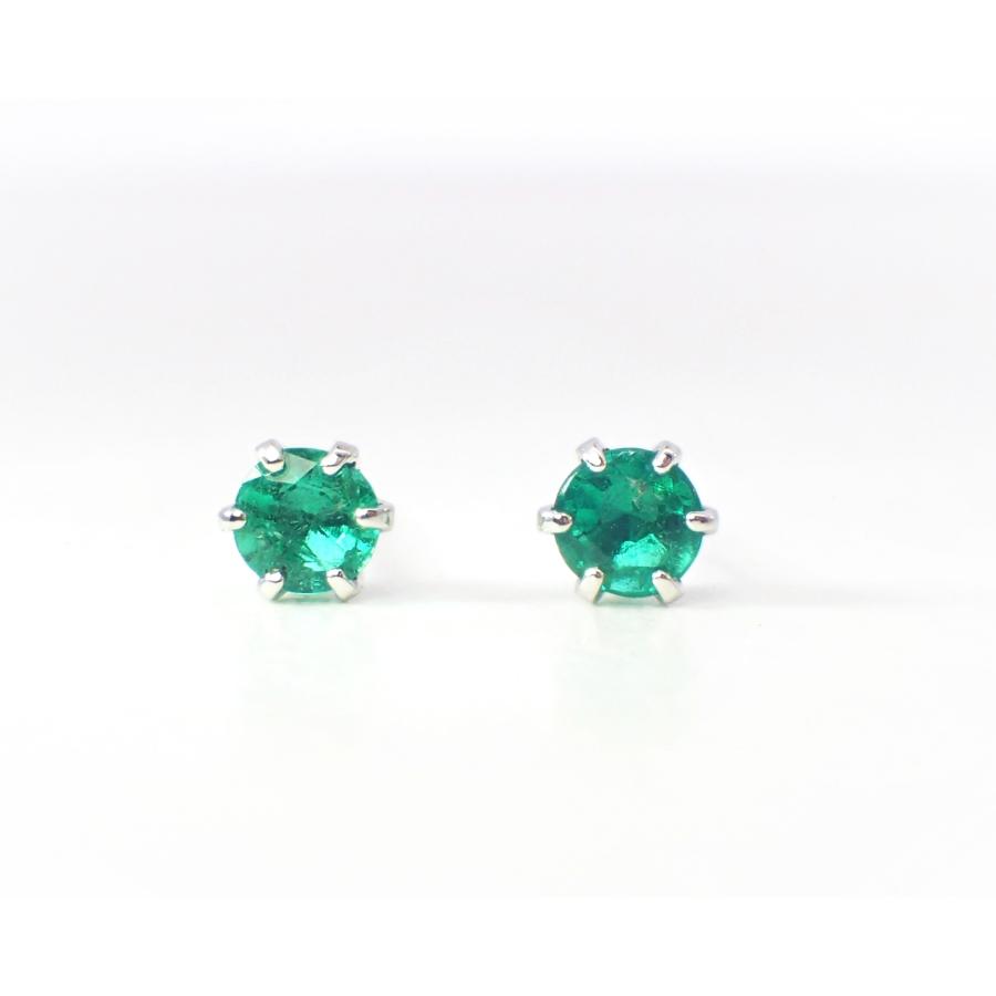 ピアス レディース アレルギー対応 ニッケルフリー Pt900 プラチナ 天然 エメラルド スタッドピアス 天然石 貴石 5月 誕生石 バースデーストーンの画像