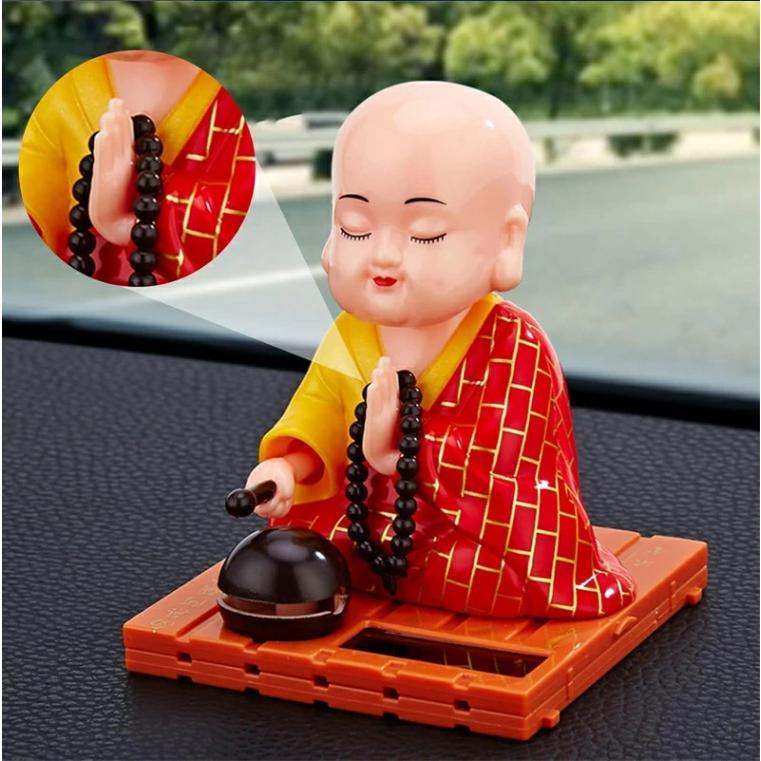 車 運転ソーラー お坊さん 福の神 僧侶 置物 飾り 玩具 木魚 叩く 頭 動く 太陽光 ダンス お寺 飾り 檀家 お盆 にぎやか ディスプレイ かわいい |  | 04