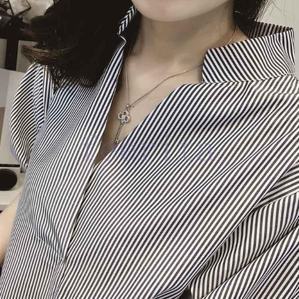 後ろボタン スキッパー ブラウス 半袖 ストライプ レディース パフスリーブ トップス ストライプ スタンドカラー Vネック スキッパー バックボタン Feeri Ftiaaa219 フェリータ 通販 Yahoo ショッピング