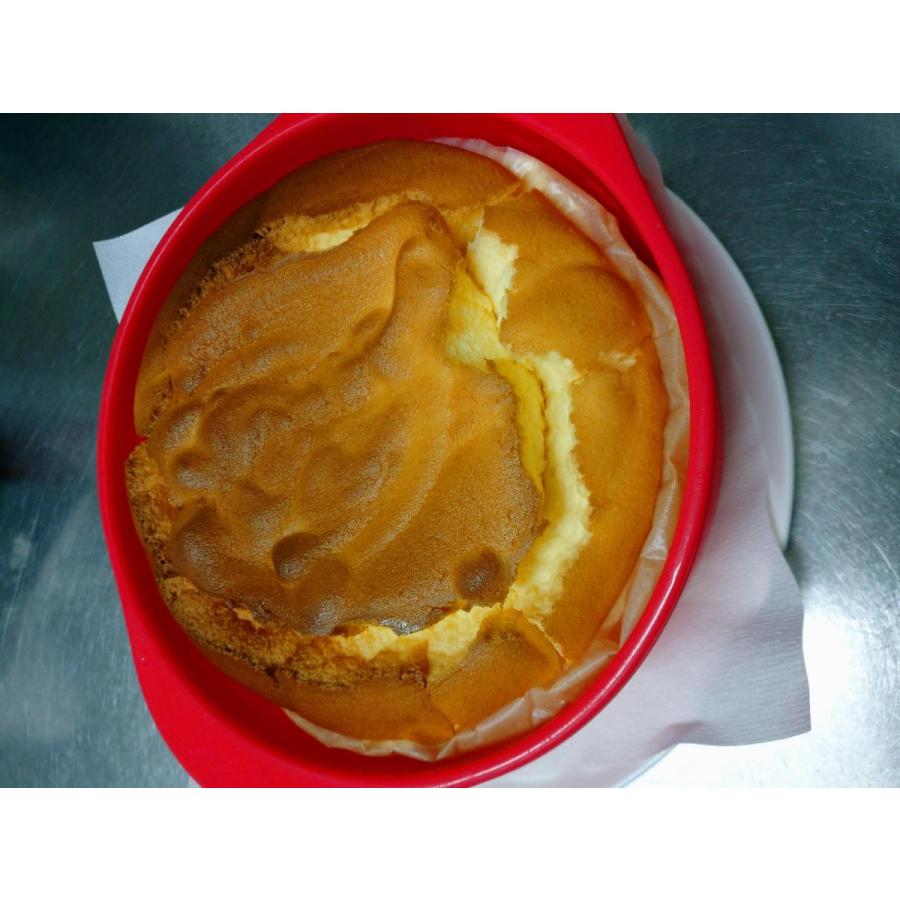スフレチーズケーキ(18cm)　６寸　１台　冷凍　ふんわり　しっとり　ジュワッと |  | 04