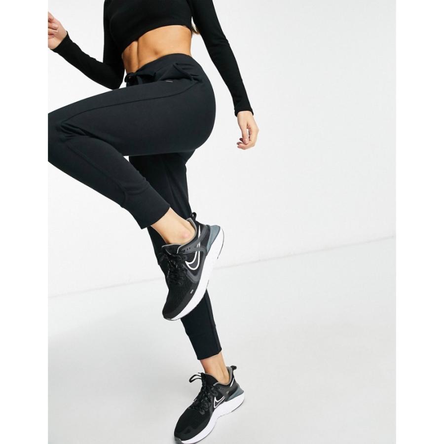 市場 ナイキ レディース ランニング Nike ウォーキング ショートパンツ