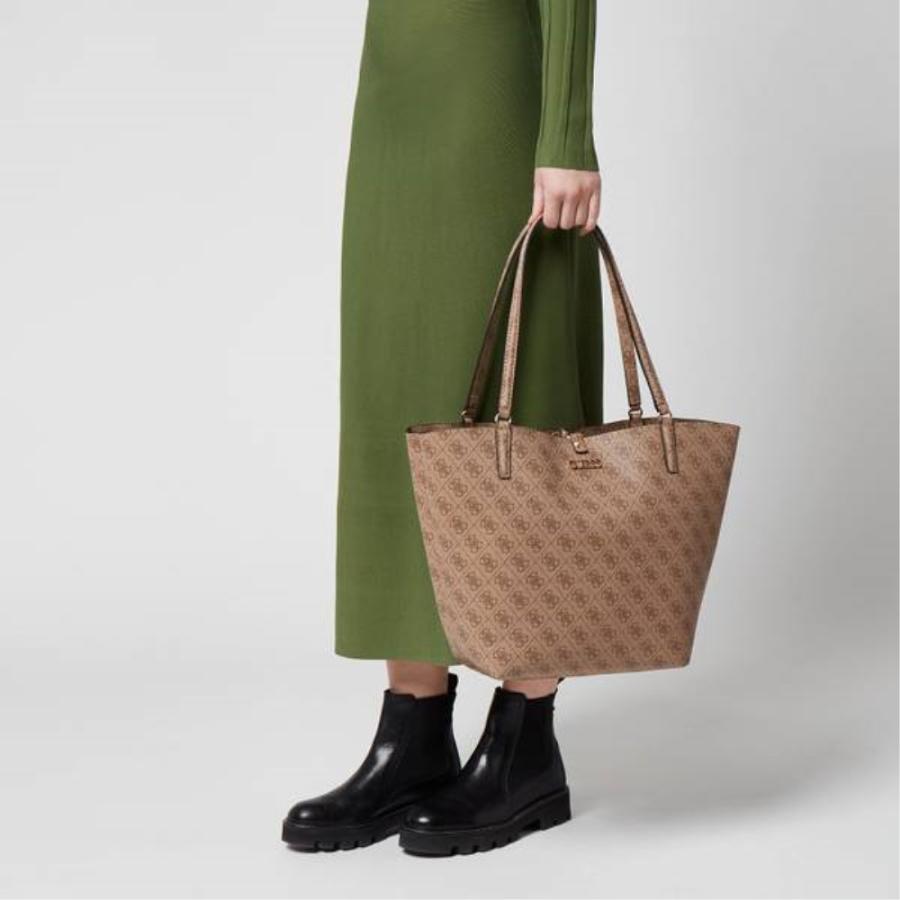 国内外の人気が集結 Toggle Alby バッグ トートバッグ レディース Guess ゲス Tote Logo Latte Bag トートバッグ サイズ Onesize