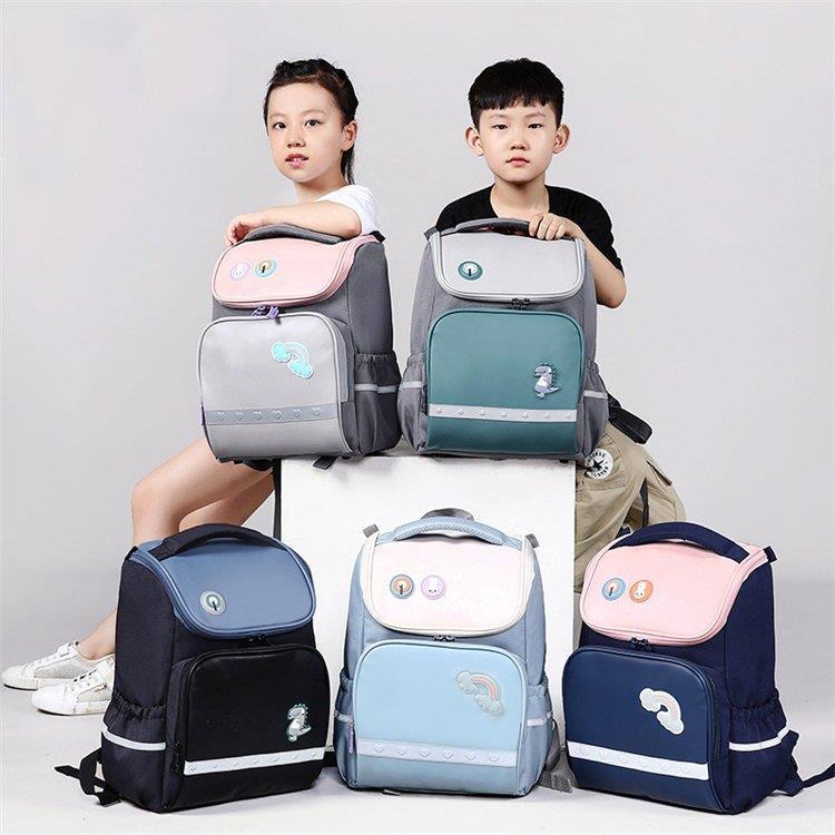 キッズ リュック バックパック 軽量 オックスフォード 耐水素材 子ども アウトドア キッズリュック 女の子 小学生