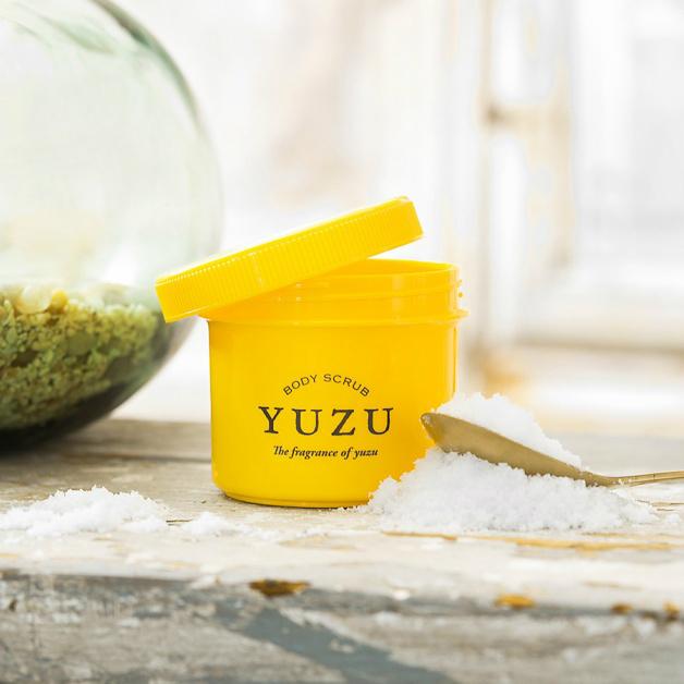ユズ　YUZU ボディマッサージスクラブ　ボディケア　300g　デイリーアロマジャパン　ボディスクラブ　美容　角質　　香り　全身ケア　日本製　33949　61018　NEW |  | 04