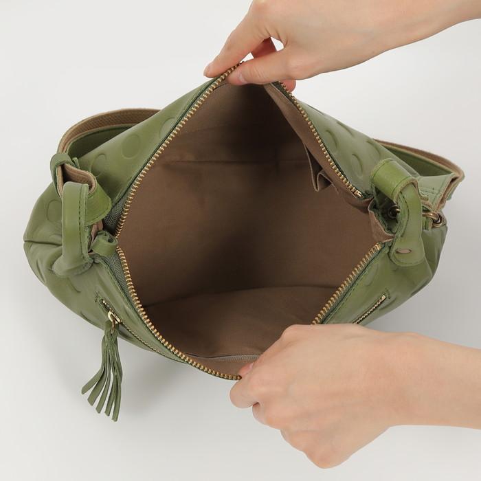 アンシグネット un signet カウレザードット柄 ショルダーバッグ 日本